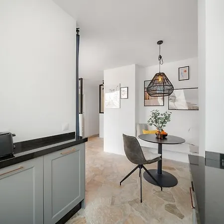 Daire Acogedor Estudio By Casa Del Sol Hr *